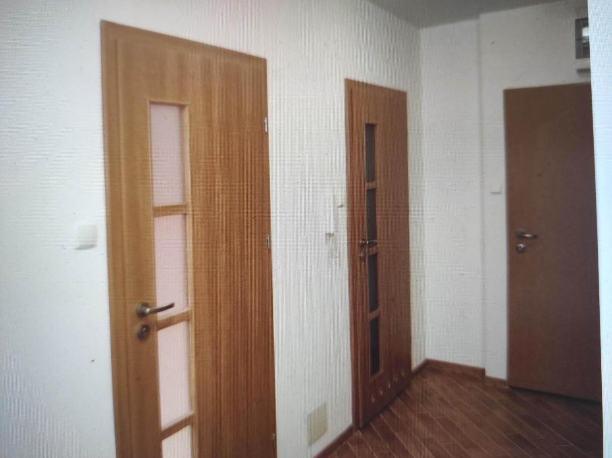 Nice Room With 2 Shared Bathrooms ,Wc , 2Km To Old Town -100M From Metro Szwedzka Varsovia Exterior foto